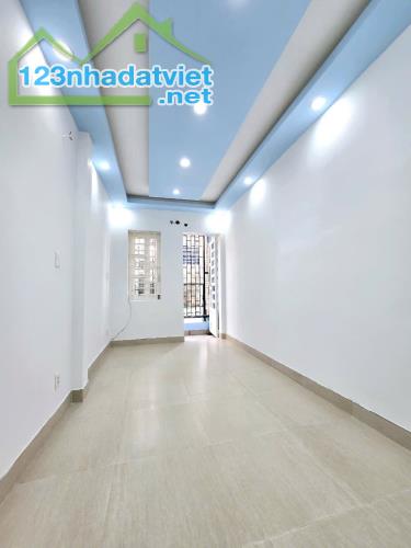 Nhà bán C3 đường phạm Hùng-DT-2,8m x 7,5m) 1 trệt 1 lâu - 5