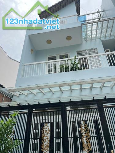 Bán nhà Huỳnh Tấn Phát Quận 7 - 40m2 ngang 4m - nhỉnh 4 tỷ TL.