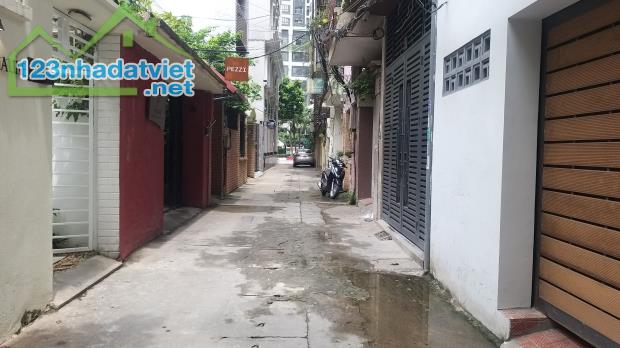 BÁN GẤP ĐẤT VÀNG PHÂN LÔ PHỐ NGUYỄN THỊ ĐỊNH DT52m2 MẶT TIỀN ĐẸP