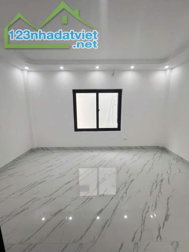 Hoa Khôi Về Làng 35m2 .MT 4m , Đường Thông – 7p vào ĐH SP Thể Thao nối QL6A - 3