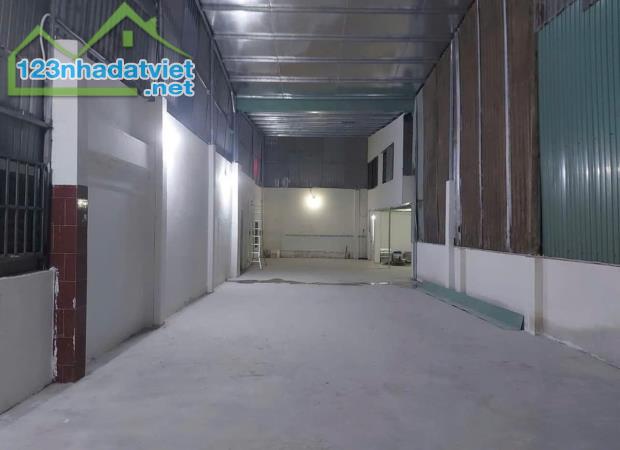 Bán căn xưởng đang cho thuê gần BV Xuyên Á Tân Phú Trung 242m2 600 TRIỆU, SHR