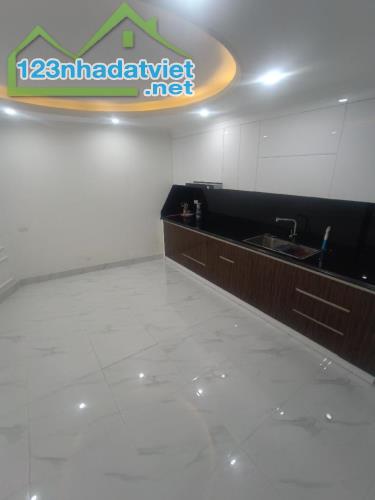 BÁN NHÀ THỊNH QUANG, NHÀ ĐẸP, Ở NGAY, GẦN ÔTÔ, AN SINH ĐỈNH. 47M, 4TẦNG, 8.2TỶ. LH 0984823 - 1