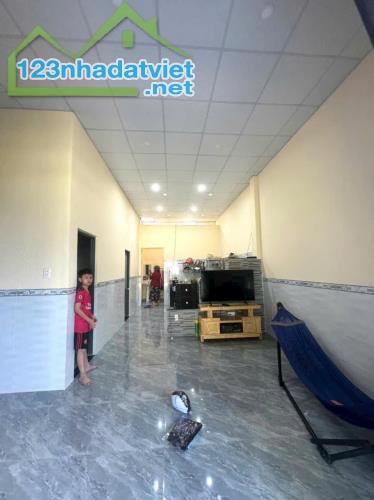 Bán nhà Gần chợ và cây xăng 26, 2PN, Sân xe hơi, diện tích 100m2, KP11 P.Tân Phong - 4