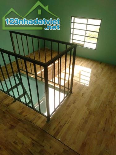 Bán dãy trọ 5 phòng + 1 kiốt 120m2 , 5x24 KCN ĐỨC HÒA - 2