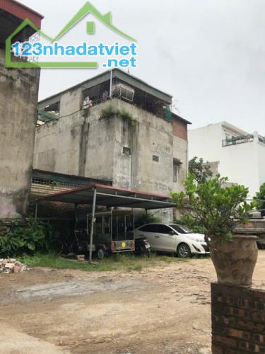 ĐẤT XINH - GIÁ ĐẸP, Ô TÔ VÀO ĐẤT, LÔ GÓC, 2 NHÀ RA Ô TÔ TRÁNH, KHU TRUNG TÂM