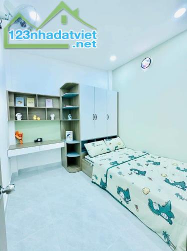 CẦN BÁN GẤP NHÀ HẺM 5m 55m²-2tỷ450 Đ. Nguyễn Biểu, P.1, Quận 5 Đang có HĐ thuê 14t - 1