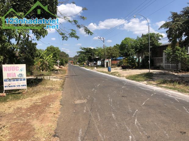 CẦN TIỀN XÂY NHÀ TÔI BÁN (200M2) ĐẤT THỔ CƯ NGAY TRUNG TÂM THỊ XÃ BÌNH LONG GIÁ- 190 TR - 4