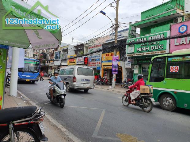 Cho thuê mặt bằng 176m2 mặt tiền đường Tô Ngọc Vân Linh Tây