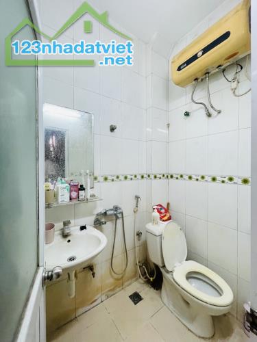 🏠 Bán nhà Hào Nam Dt 37m2,  4 tầng ,mặt tiền 7m , giá 5,65 tỷ 🔥🔥🔥 - 3