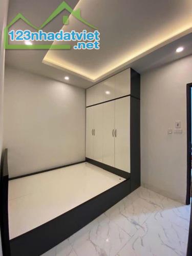 TRUNG KÍNH - CẦU GIẤY - 40,5M2 x 5TẦNG - NGÕ THÔNG- DÒNG TIỀN - HƠN 8 TỶ - 3