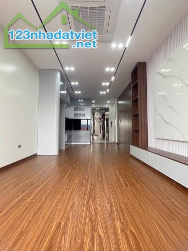 BÁN NHÀ NGUYỄN VĂN CỪ – THANG MÁY, 44M², 6 TẦNG, 10.X TỶ! - 1