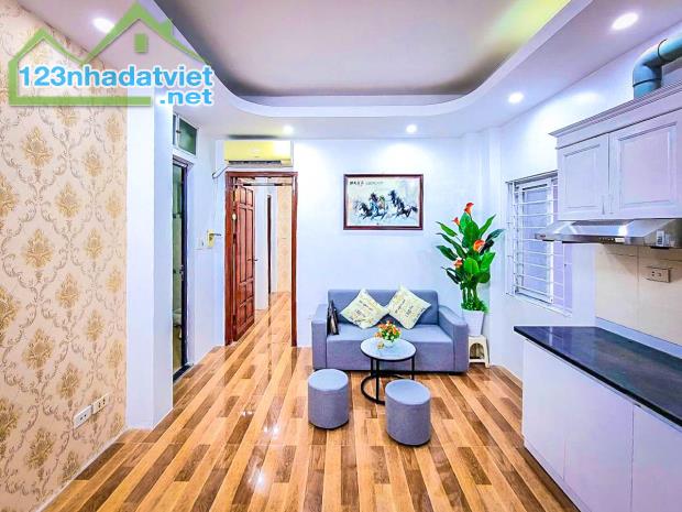 Chỉ hơn 4 tỷ, nhà quận Hoàng Mai 31m2, 4T đầy đủ công năng mấy bước chân ra mặt phố, có sổ - 2