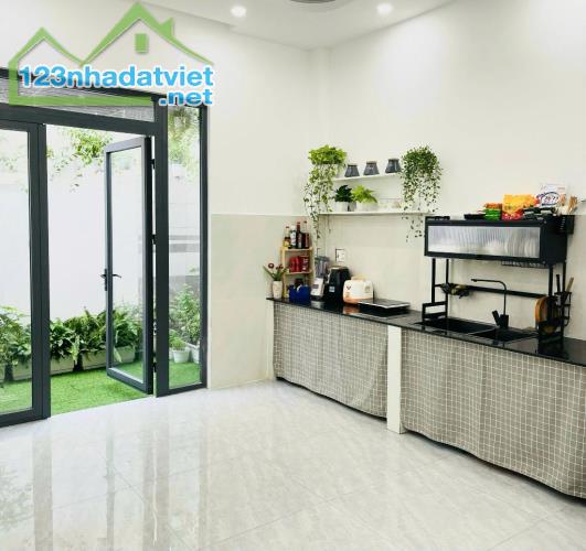 KHU PHÂN LÔ VIP - SÁT MT THOẠI NGỌC HẦU - XE HƠI VÀO NHÀ - 52M2 - 5 TẦNG - CHỈ NHỈNH 6 TỶ - 2