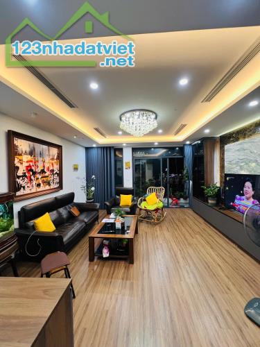 NHÀ ĐẸP BA ĐÌNH -ĐỐC NGỮ - PHÂN LÔ - GARA - Ô TÔ TRÁNH - 6 TẦNG SIÊU VIP - TRƯỚC SAU 2 THO