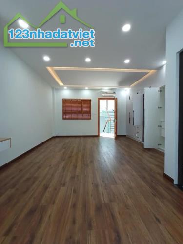 NHÀ PHỐ 4 TẦNG HẺM 52 NGUYỄN THỊ THẬP QUẬN 7 - 145m2 -  GIÁ 16TY
GỌI 0988854978 HIÊU NHÀ - 4