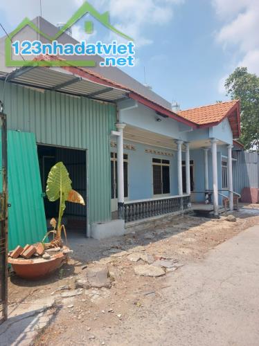 Gấp bán nhà Thủ Đức, gần Mt Nguyễn Duy Trinh, Q.2(cũ), dt đất 1200m2, chỉ 65 tỷ.