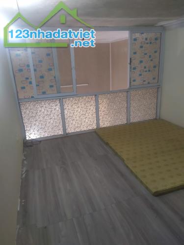 Cho thuê nhà ngõ 122 Lĩnh Nam ở nhóm, hộ gia đình, 30m2, 3 tầng, 2 ngủ, 6 Triệu - 2