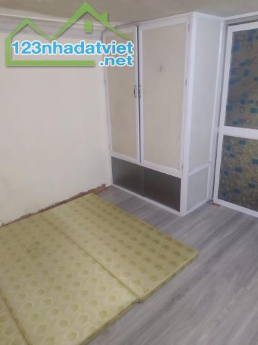 Cho thuê nhà ngõ 122 Lĩnh Nam ở nhóm, hộ gia đình, 30m2, 3 tầng, 2 ngủ, 6 Triệu - 3