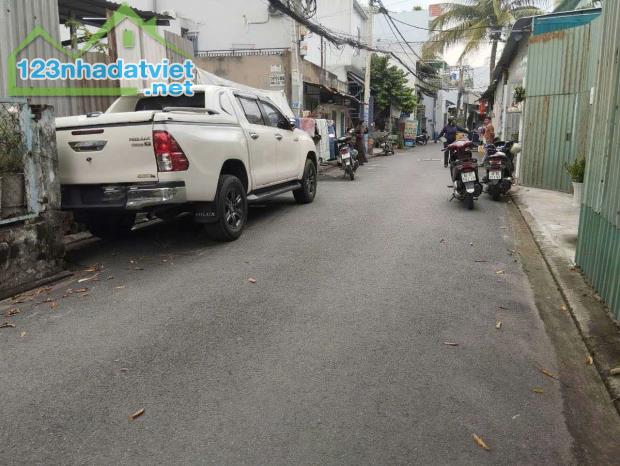 BÁN NHÀ TÔ KÝ QUẬN 12, HẺM NHỰA, XE HƠI VÀO NHÀ 94M2(5 x 18) CHỈ 4.1 TỶ - 4