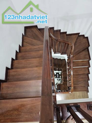 Cần bán gấp nhà phố Trần Thái Tông 50m2, 6T,nhà đẹp, nội thất xịn, giá tốt - 4