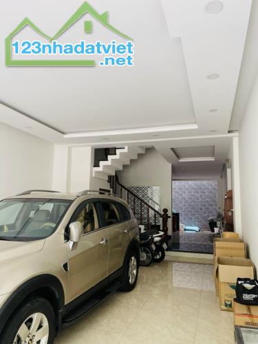 Cần bán nhà Mặt tiền khu Tên Lửa 4 Tầng Ngang 5x18M. Chỉ hơn 12Tỷ