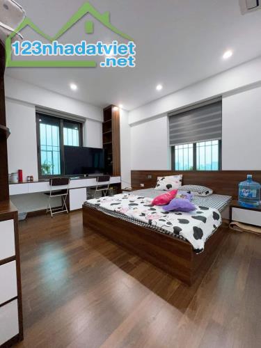 NHÀ ĐẸP ĐÔNG NGẠC - DT43M2 - 4 TẦNG - MT5,5 M - GIÁ 6,8 TỶ - KINH DOANH - GẦN Ô TÔ - 2