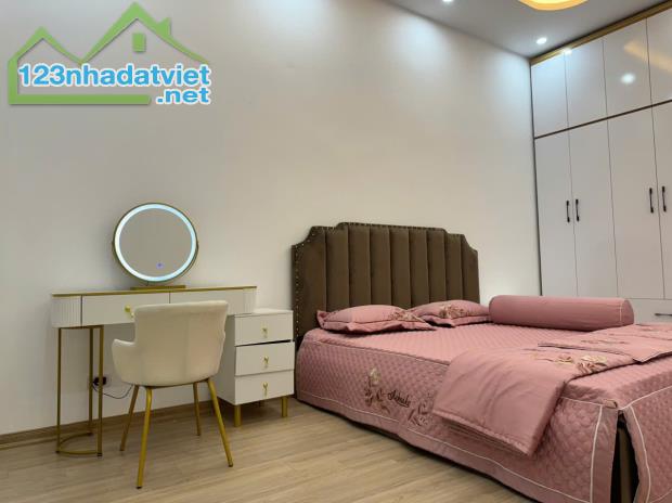 Bán nhà Mỗ Lao, ngõ thông , oto tránh, 50m2*4T giá chỉ 14.5 tỷ!