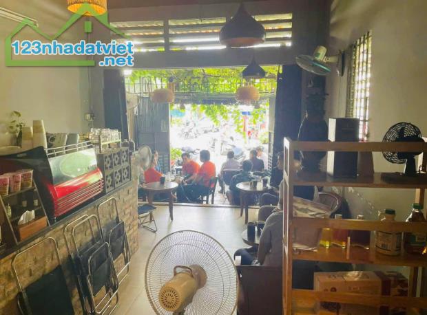 Sang quán cafe căn góc ngay ngã 3 khu đường hoa quận Phú Nhuận, TPHCM