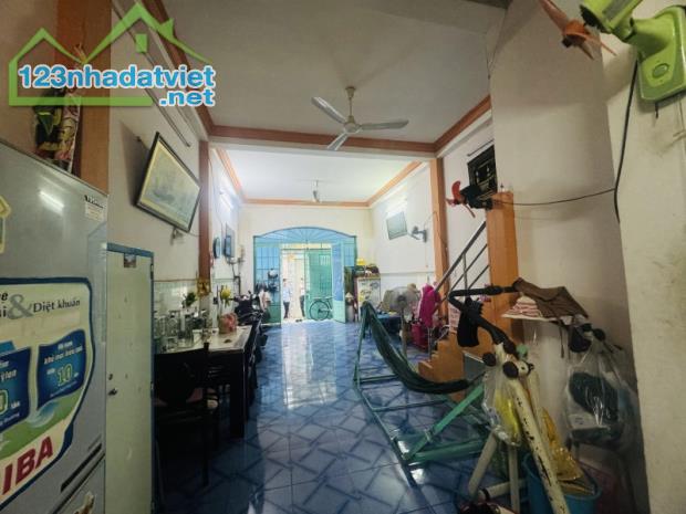 SÁT QUẬN 1 - NHÀ 54M2 - NGANG 4M3 - 3 TẦNG - P1 QUẬN 8 - CHỈ 4.x TỶ - 3