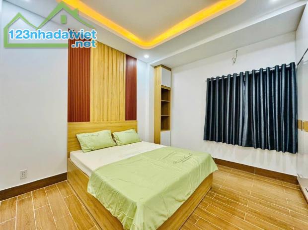 Bán Nhà - Mặt Tiền Hẻm 8m - Dương Bá Trạc - 75m2 - 5 x 15 - 5 Tầng - 11.3 Tỷ