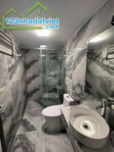 PHÂN LÔ VIP MAI DỊCH CẦU GIẤY 6 TẦNG THANG MÁY  80m 20 TỶ 2 THOÁNG TRƯỚC SAU VỈA HÈ Ô TÔ