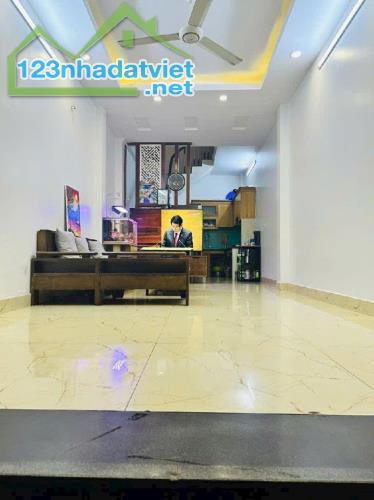 Nhà Đẹp Trần khát chân 5 tầng 35m² mặt tiền 3.3m rất thoáng. - 4