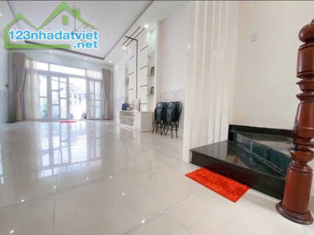 Bán nhà Trần Xuân Soạn - Quận 7 - dtsd 160m2 - ngang 4.3m - nhỉnh 7.x tỷ xíu TL. - 3