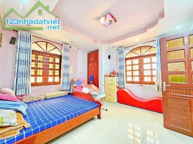 CĂN GÓC 2 MẶT TIỀN 4 TẦNG GẦN CÔNG VIÊN GIA ĐỊNH. GIÁ 3.38 TỶ - 1