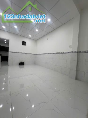 HẺM XE HƠI 6M NGAY HÀNG XANH - PHƯỜNG 21 BÌNH THẠNH - 2 TẦNG 40M2 - 5TỶ69 TL