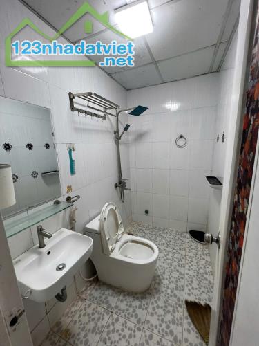 CHO THUÊ Ở HỘ GĐ, NHÓM 8 EM PHỐ 8/3 (KIM NGƯU) 3 TẦNG, 50M2, 5 NGỦ, 2WC, 11.5 TRIỆU - 4