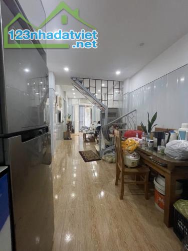 Bán Nhà 2 Tầng Thanh Xuân, 34m², Giá 3.6 Tỷ - Ngõ Ba Gác Rộng, An Ninh Tốt - 2