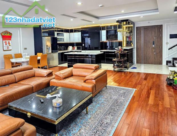 Bán căn Duplex Udic Westlake Tây Hồ 205m2 4PN3VS 22.5 tỷ view trọn hồ tây