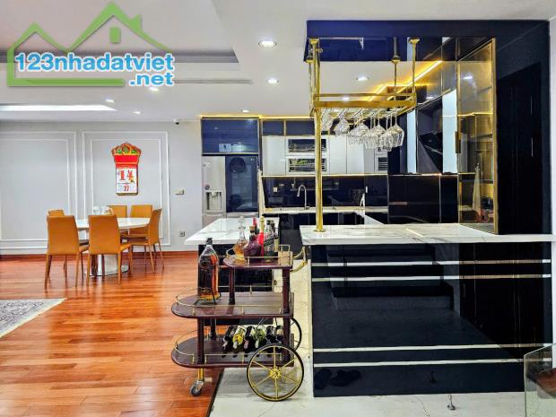 Bán căn Duplex Udic Westlake Tây Hồ 205m2 4PN3VS 22.5 tỷ view trọn hồ tây - 1