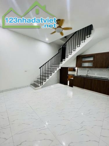 BÁN NHÀ TÔN ĐỨC THẮNG - 3 NGỦ - 30M2 - 5.2TỶ - 1