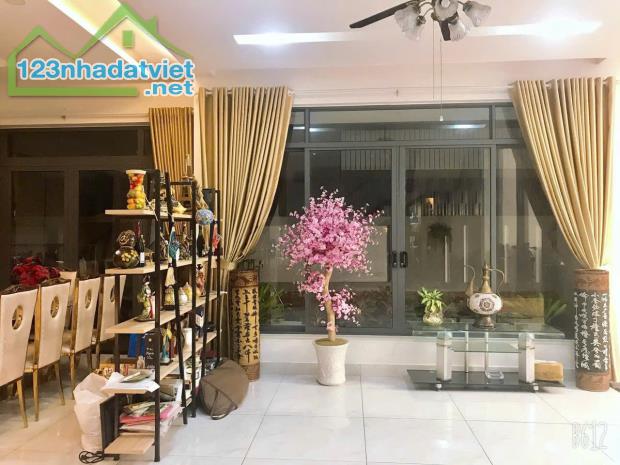 Bán nhà Villa Compound Xuân Thủy - Quốc Hương, DT:16x24, 3 Tầng + hồ bơi, 99.9 tỷ - 1