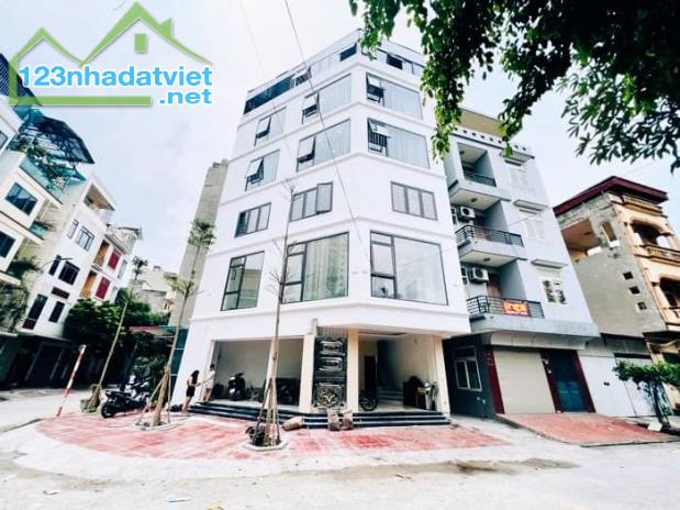 Nhà Hưng Thịnh, Vỉa Hè OTO Tránh, Lô Góc 3 T, View CV , 60m2, 14.2 Tỷ