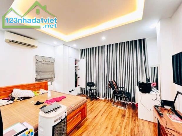 Nhà Hưng Thịnh, Vỉa Hè OTO Tránh, Lô Góc 3 T, View CV , 60m2, 14.2 Tỷ - 3