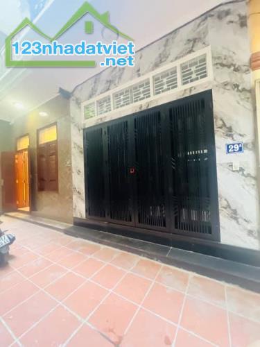 Bán nhà Thanh Xuân giá 7.65 tỷ, diện tích 50m2, 4 tầng, mặt tiền 3.95m - 4