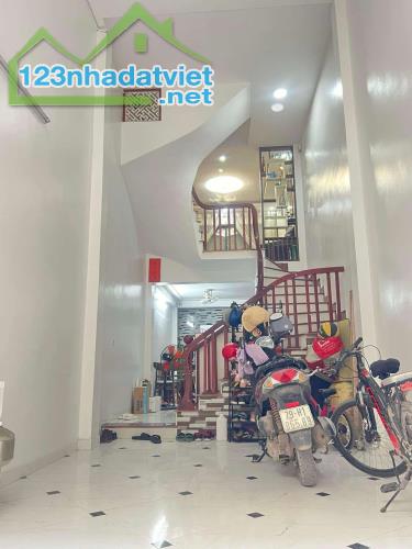 Bán nhà ngõ 250 Phan Trọng Tuệ - Thanh Trì 39m x 6 tầng, mặt tiền 3.2m, giá 6.9 tỷ thương - 2