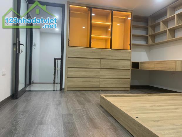 🆘 Bán Nhà VIP Lương Đình Của ,Đống Đa 30 M2 3T MT 3.7 M, Chỉ 4.5 Tỷ Mặt Ngõ Thẳng Tắp