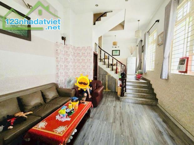 Bán nhà riêng mặt tiền 5*14 4 tầng Chợ Tân Quy quận 7 giá chỉ 9,9 tỷ - 1