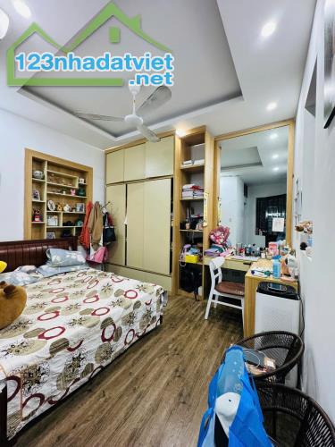 Bán Nhà An Dương, 70m2, 5 tầng, Mặt tiền 5.5m chỉ 10.5 tỷ, ô tô đỗ cửa, cách Phố 15m - 2