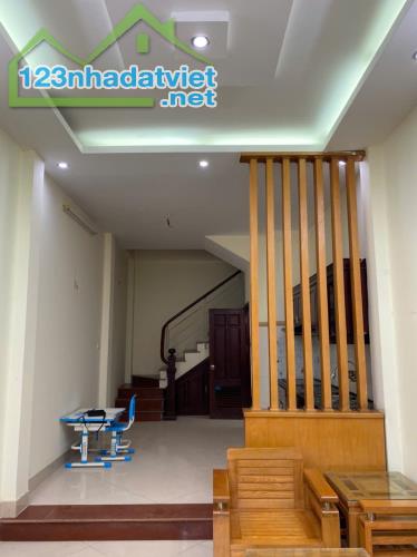 Cho Thuê Nhà Phân Lô Xuân La, Tây hồ 40m2x5T,  Căn13 tr/th và Căn 12 tr, Ô Tô Vào