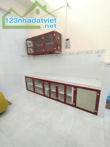 cho thuê nhà 4 phòng ngủ đường 3/2 gần ngã tư ng văn linh 100m2 lộ 4m giá 6tr - 3